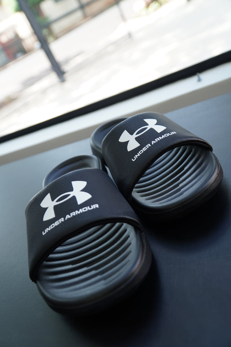 CHINELO  UNDER ARMOUR PRETO 35/36