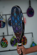 RAQUETE MORMAII VINI FONT II ROXO E AZUL